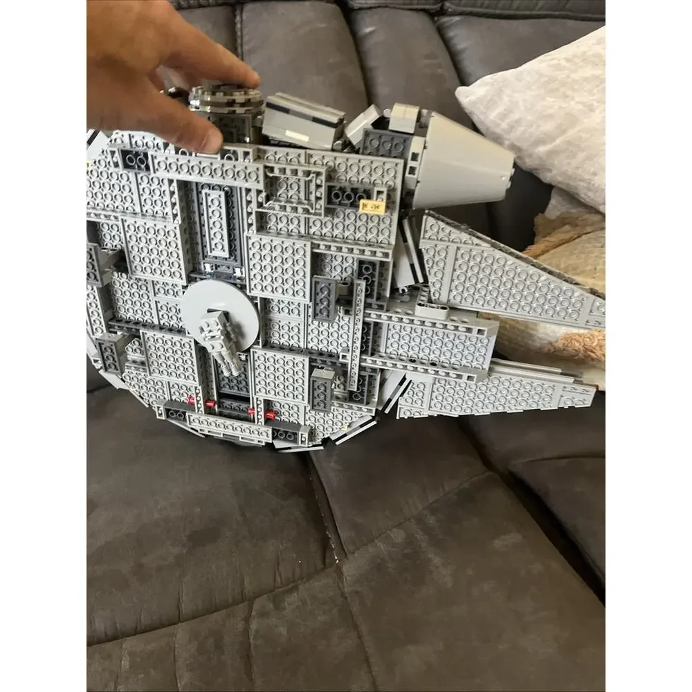Lego Star Wars Millenium Falcon (7965) Build Only